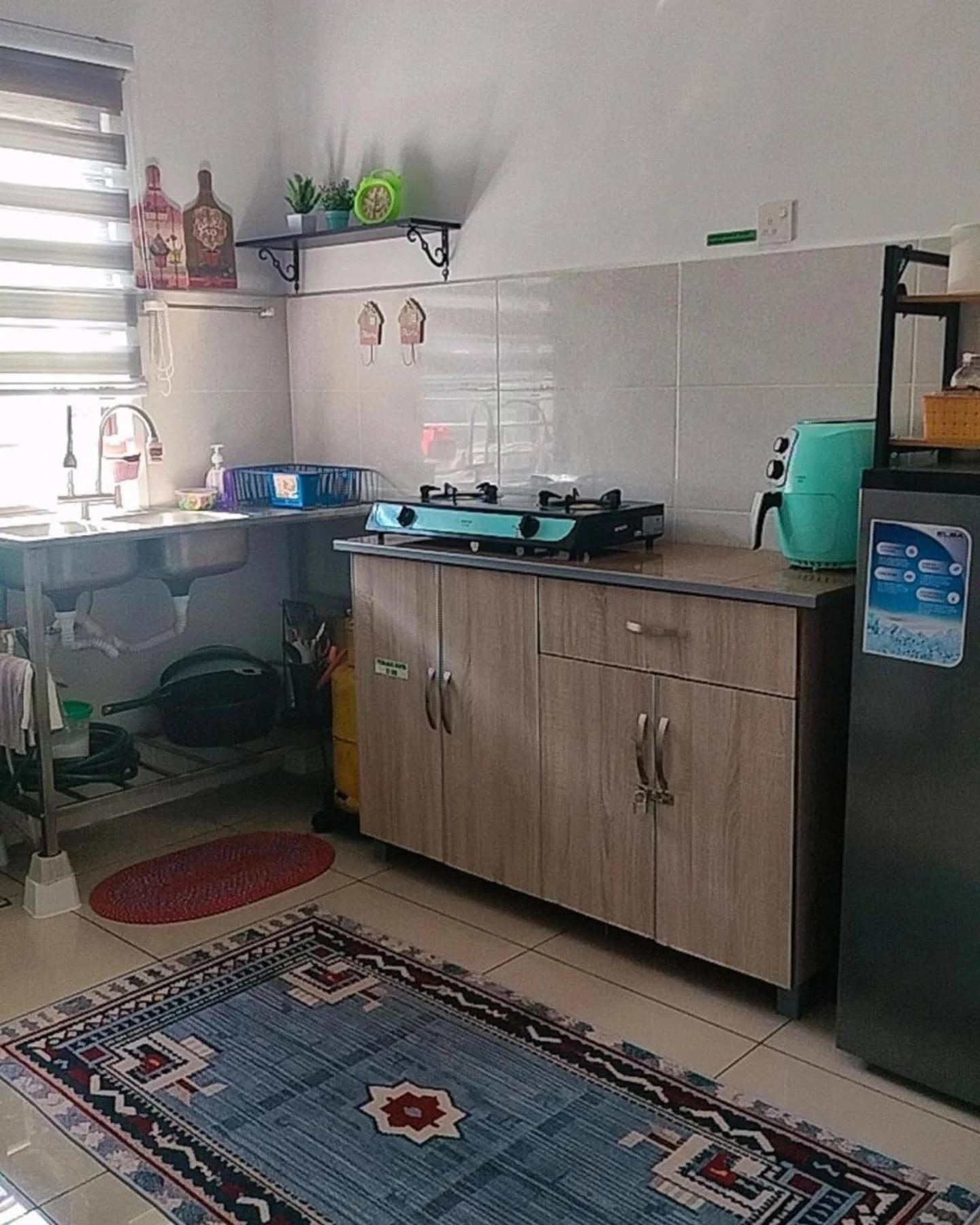 Aiman'S Rose Homestay Teluk Panglima Garang ภายนอก รูปภาพ